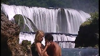 Dora Venter Is Outdoors Masturbating as She Gets Her Asshole Screwed - Private Porn Sex Videos