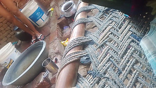 Desi newly bhabhi bathing mms