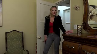 Addie Andrews lets a guy lick and drill her cunt in the bedroom