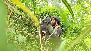 Malayali Couple Wild Outdoor Sex in Forest - Desi Village MMS 4K