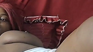 Homemade Solo Girl Masturbation with Fast Fingers on Her Clit