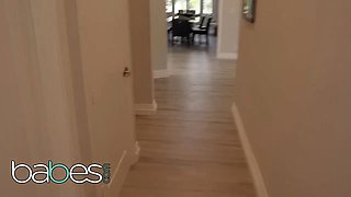 Beauties - Jessa Blue’s nude legs seduce Damon Dice into hot kitchen sex before breakfast