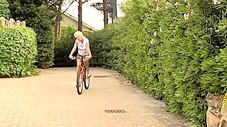 Look at My Perfect Body I Undress for You