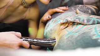 Tender Anuskatzz and Miss Flora - tattooed women action - Dirty Dreaz