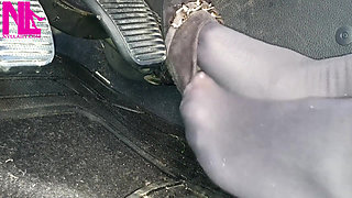 Revving in Grey Flats with Chains in Mp4format