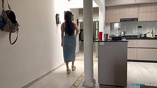 She Breaks up with Her Boyfriend to Sleep with Her Stepbrother