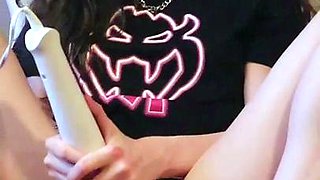 Hannah Owo Masturbates Her Wet Pussy With Vibrator On Chair