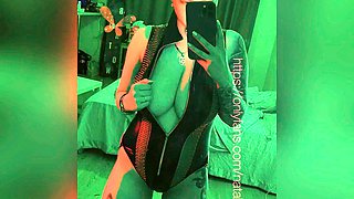 Close up fuck girl in big cock