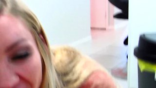 Stepsis gives up her pussy to borrow car