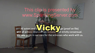 Vicky Paddling 03243