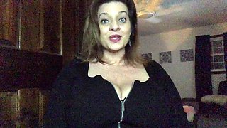 This large amateur cam girl has some very big boobs