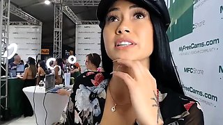 Amateur hottie solo masturbation