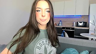 Hot amateur webcam teen masturbates for their fans