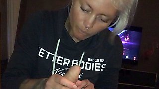 Close up MiLF getting it in the ass