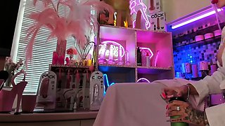 amateur girlfriend masturbating on webcam with her fingers