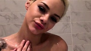 Blonde emo amateur solo masturbation