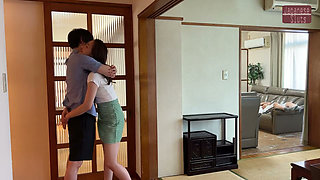 4 Amateur Housewives - Secret Daytime Affairs and Illicit Married Passion - 2