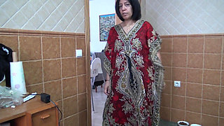 British Indian Cleaning Maid Swallows Her Boss Huge Cumshot