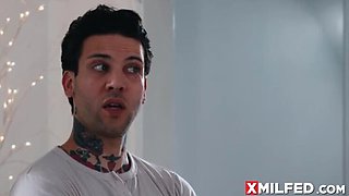 Thief MILF Dana Vespoli Gets Slammed by Ex Step Son - Stepmom Steals Wallet & Gets Caught