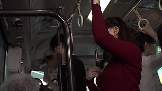 B3D2301- Wife with a big butt being mischievous by a molester on the bus