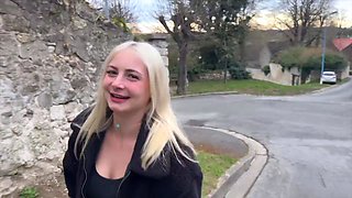 Big ass babe exposes her big boobs