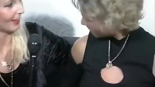 Sandra Fox In Busty German Milf Got Fucked By Toy In Lesbian Session