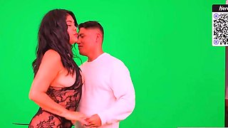 Busty Latina with a ginormous bootie gets lucky during her