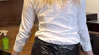 Slut Picked up in the Office and Persuaded to Blowjob! Full Load on the Office Slut!