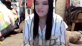 Amateur webcam girl masturbate big dildo