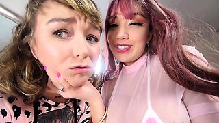 Amateur Lesbians Toying on Camera