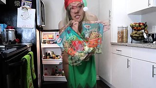 Shaved pussy blonde Tasha Reign with big boobs goes solo