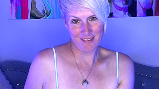 I Can't Sleep So StepMommy Gave Me A Good JOI