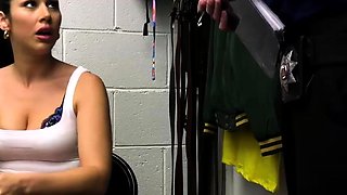 Sports bar server blows to escape jail