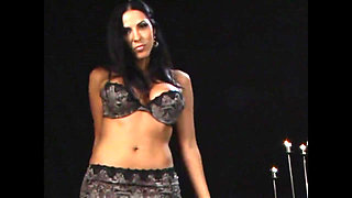 Busty MILF Wants a Facial