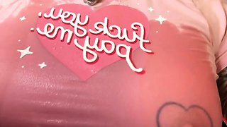 Big boob brunette masturbates on webcam