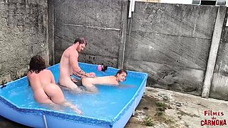 Fuck-fest in the pool with stepsisters