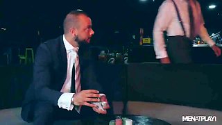 Strip Poker - MENatPLAY