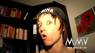 Amateur couple fucking in threesome