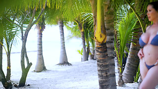 Kianna Dior Playa Del Carmen Shower BJ Featuring Jonni Darkko