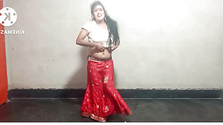 Indian hot model girl sexy dance performance in her room