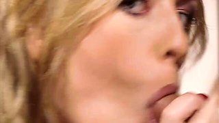 An awesome blonde babe Sylvie Taylor gives a good blowjob