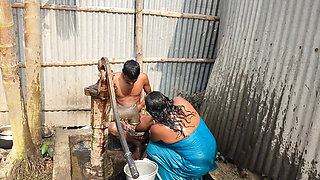 Desi neighbor Bhabhi bathed together