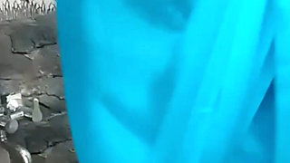 Bhabhi Ne Bathroom Mein Kholi Apni Choli