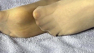 Secretary in Nylon Pantyhose Loves Her Long Legs