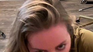 Close up fuck girl in big cock