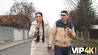 Skinny video with romantic chippie from VIP 4K