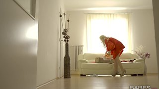 Angel Wicky's Blonde Family Return in a Cheating Heat