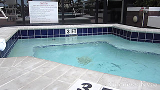 Bikini Goddess Ignore