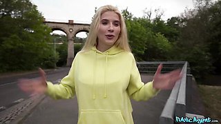 Wonderful fancy woman - public porn - Public Agent