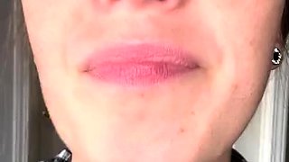 Giantess Ashton - Cheeseburger (Intimidating Giantess)